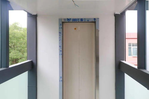石景山某小區老樓電梯增設工程進入收尾階段，居民“一鍵直達”生活指日可待